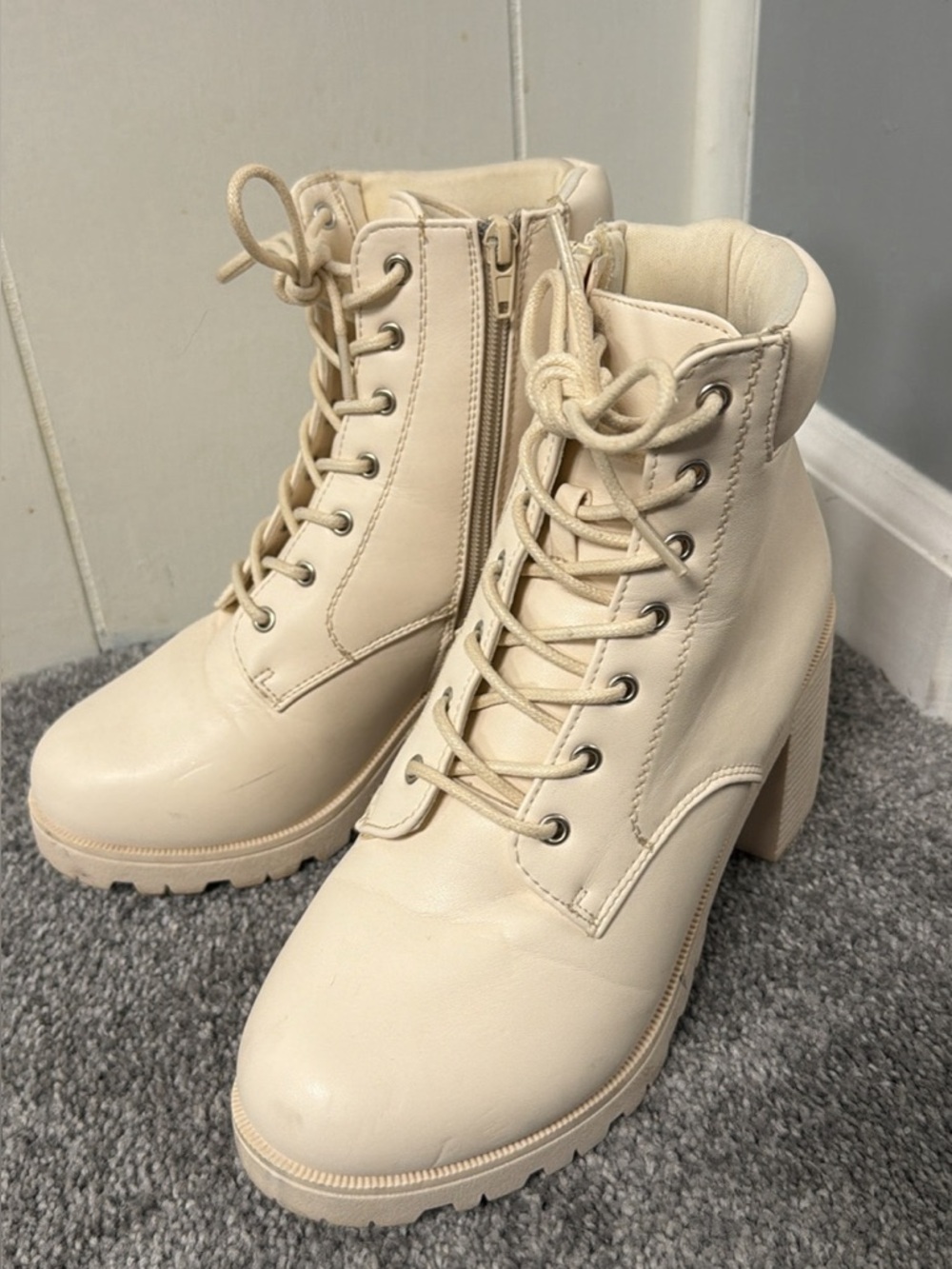 Women's Lace-Up Chunky Heel Boots in Cream
